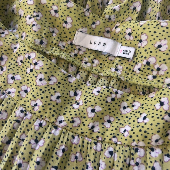 Lush Green Floral Asymmetrical Midi‎ Shirt Size Small - Picture 4 of 4